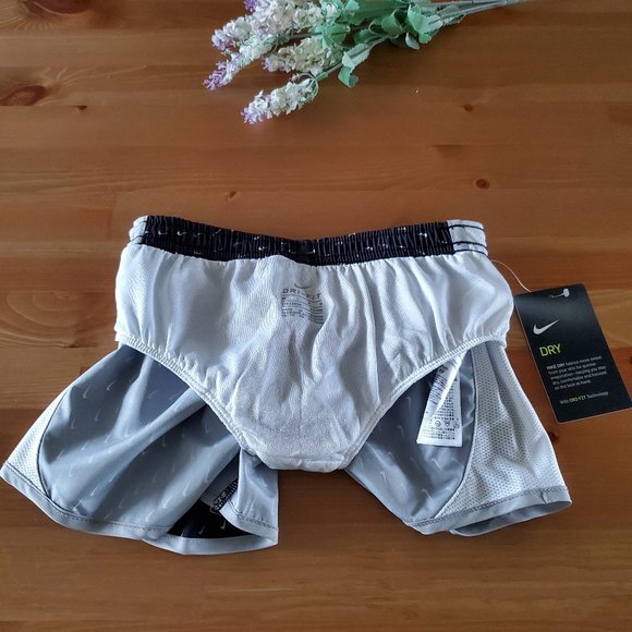 Nike Dri-FIT Shorts  6x Girl's - Picture 10 of 13